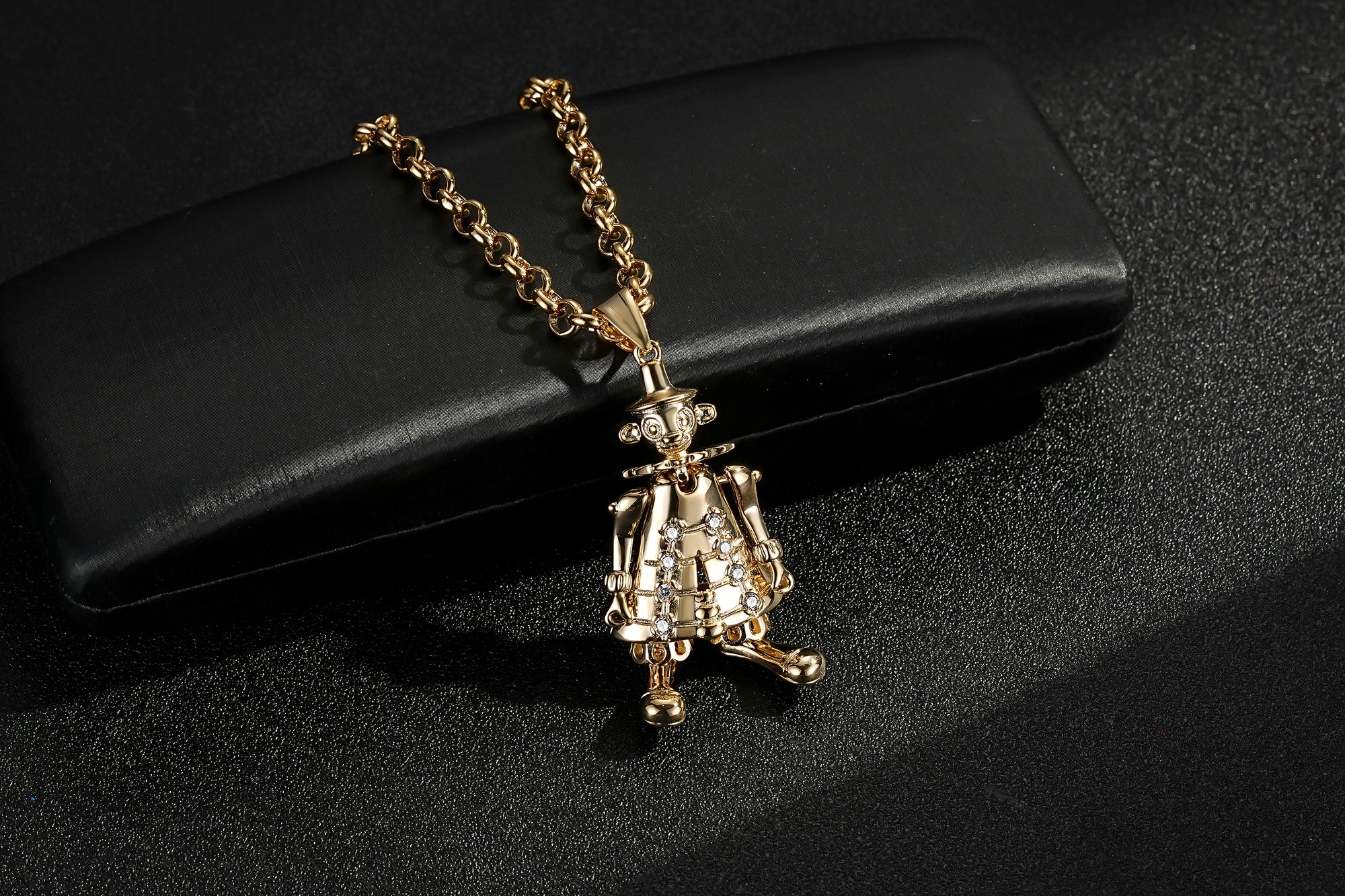 Luxury Clown Pendant with 5mm Belcher 22-Inch Chain
