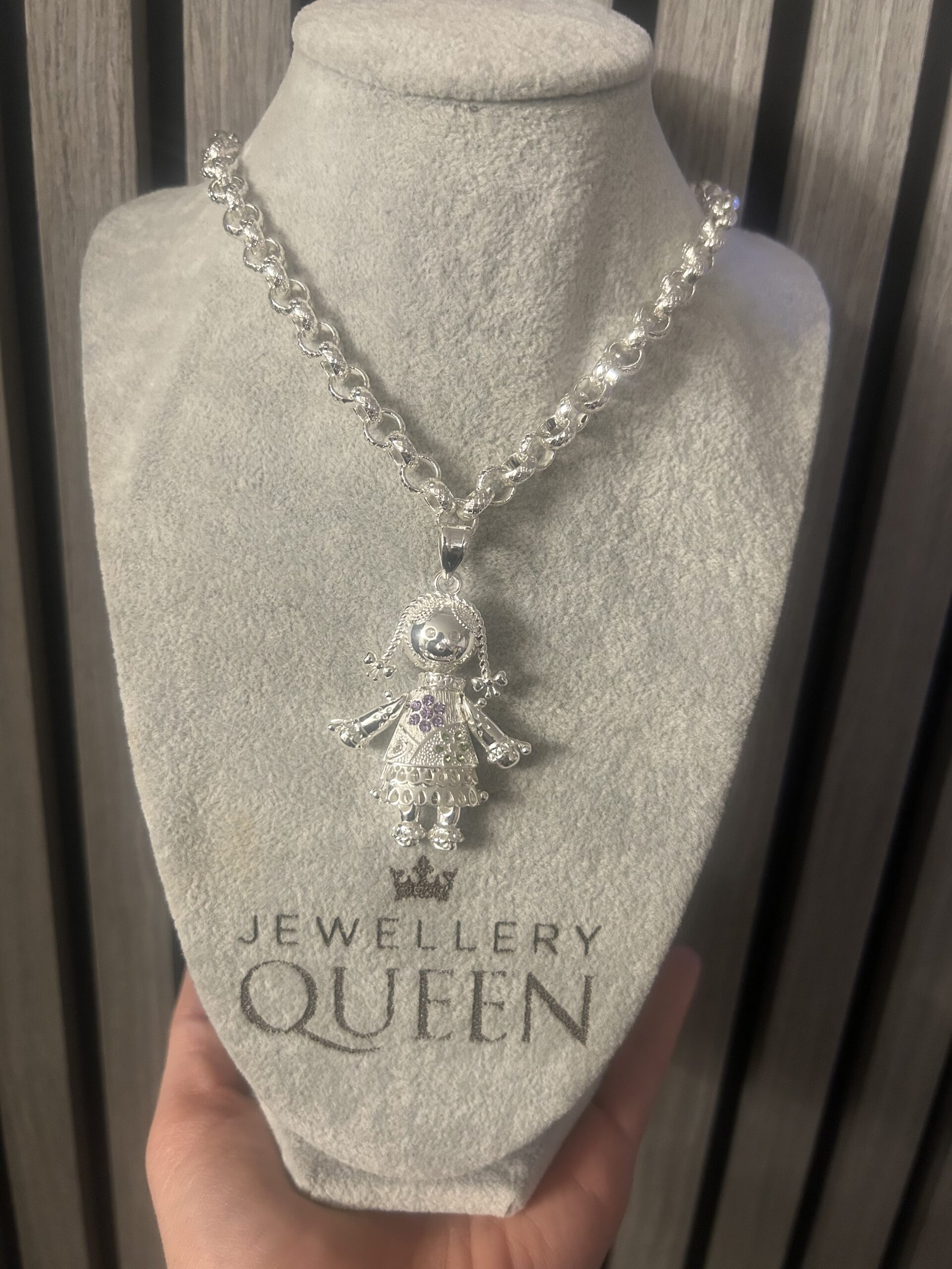 8mm Ragdoll pendant and chain – Rhodium plated