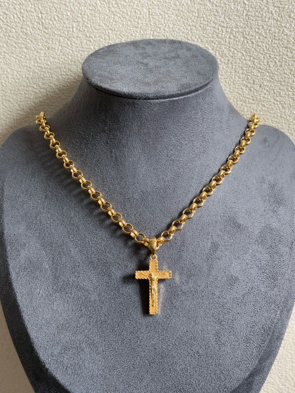 Premium cross pendant and 5mm chain