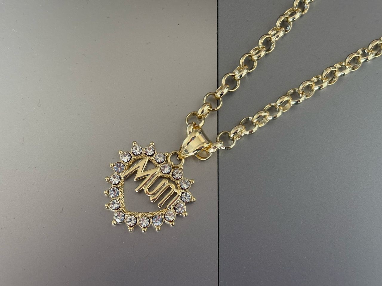 Mum Pendant necklace