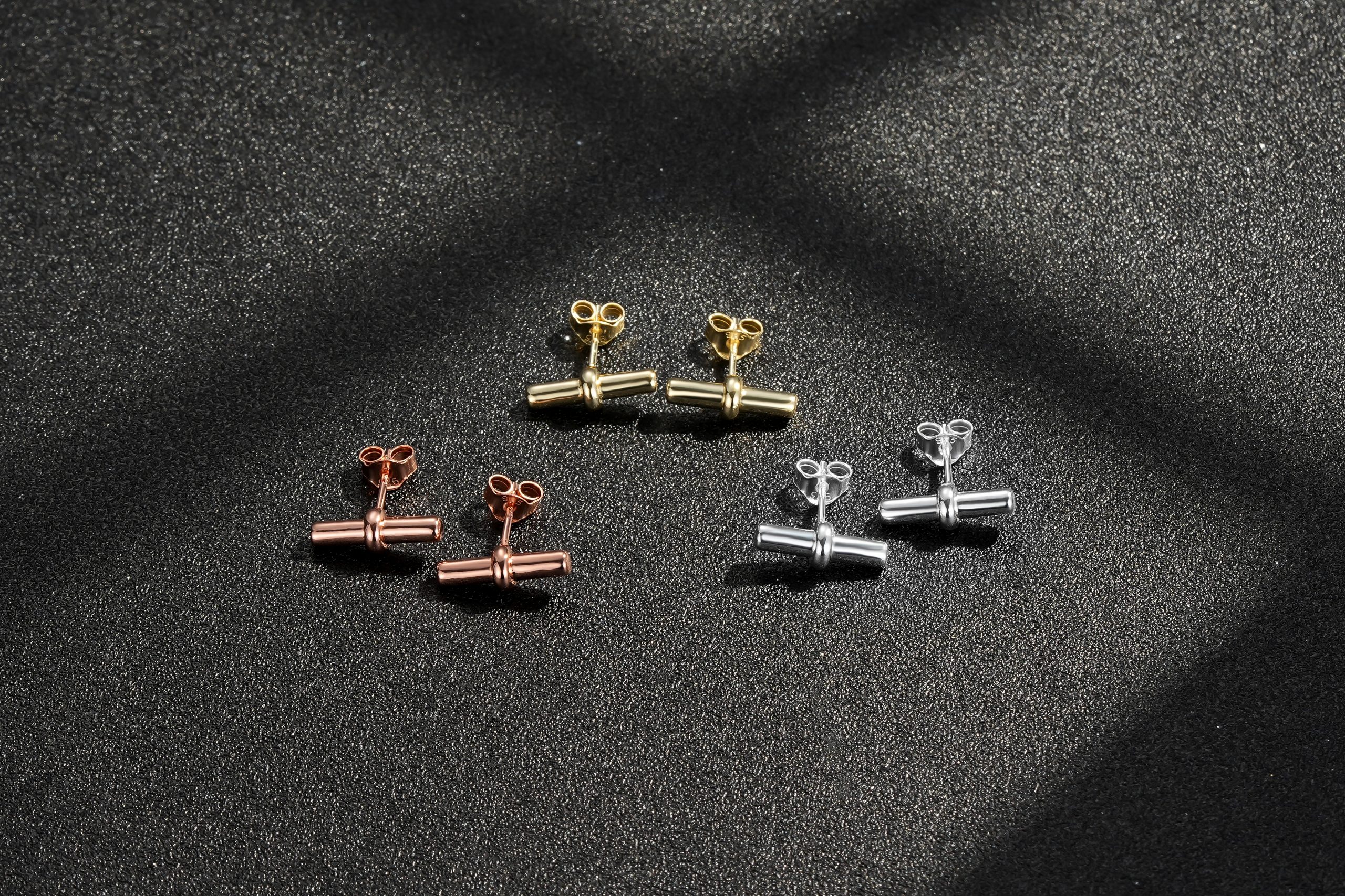 T-Bar Stud Earrings – Gold Filled