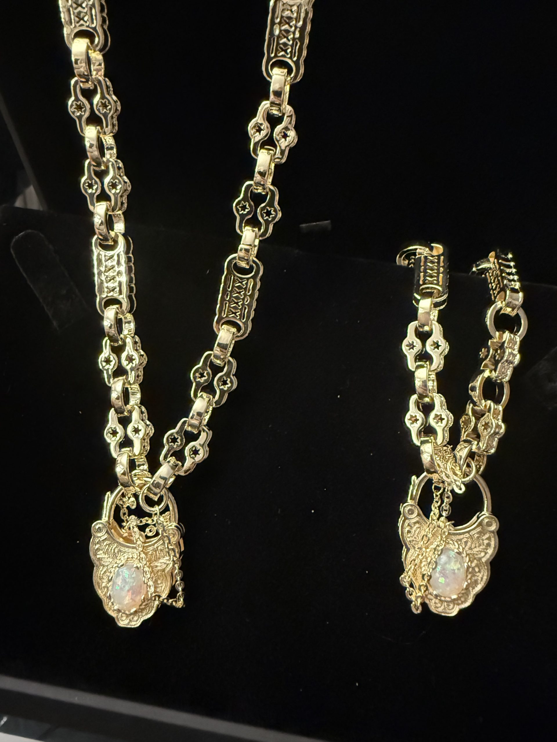 9ct Gold filled stars and bars with opal style lock set