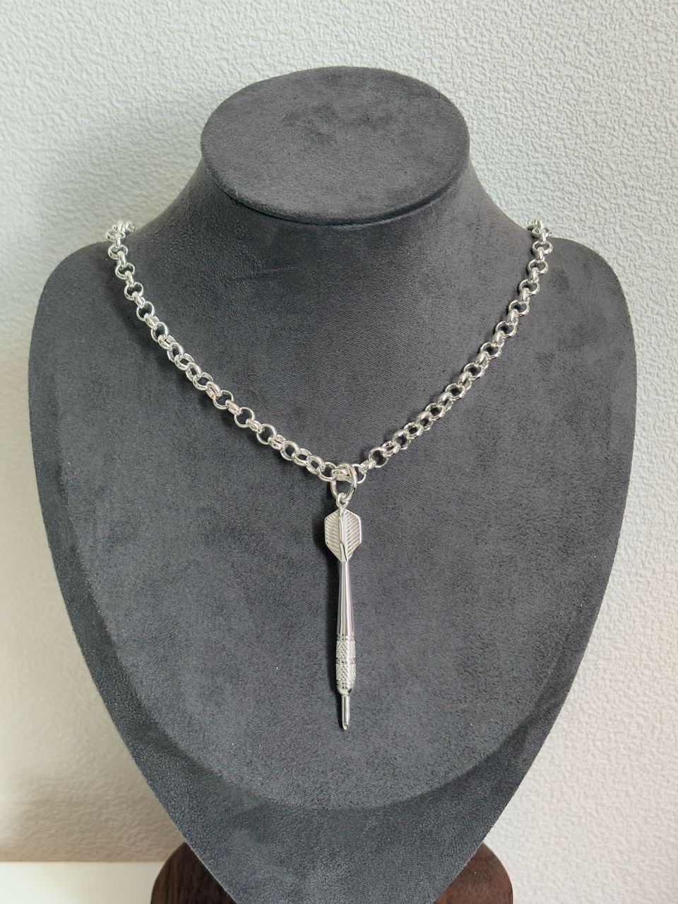 Dart Pendant with 5mm chain